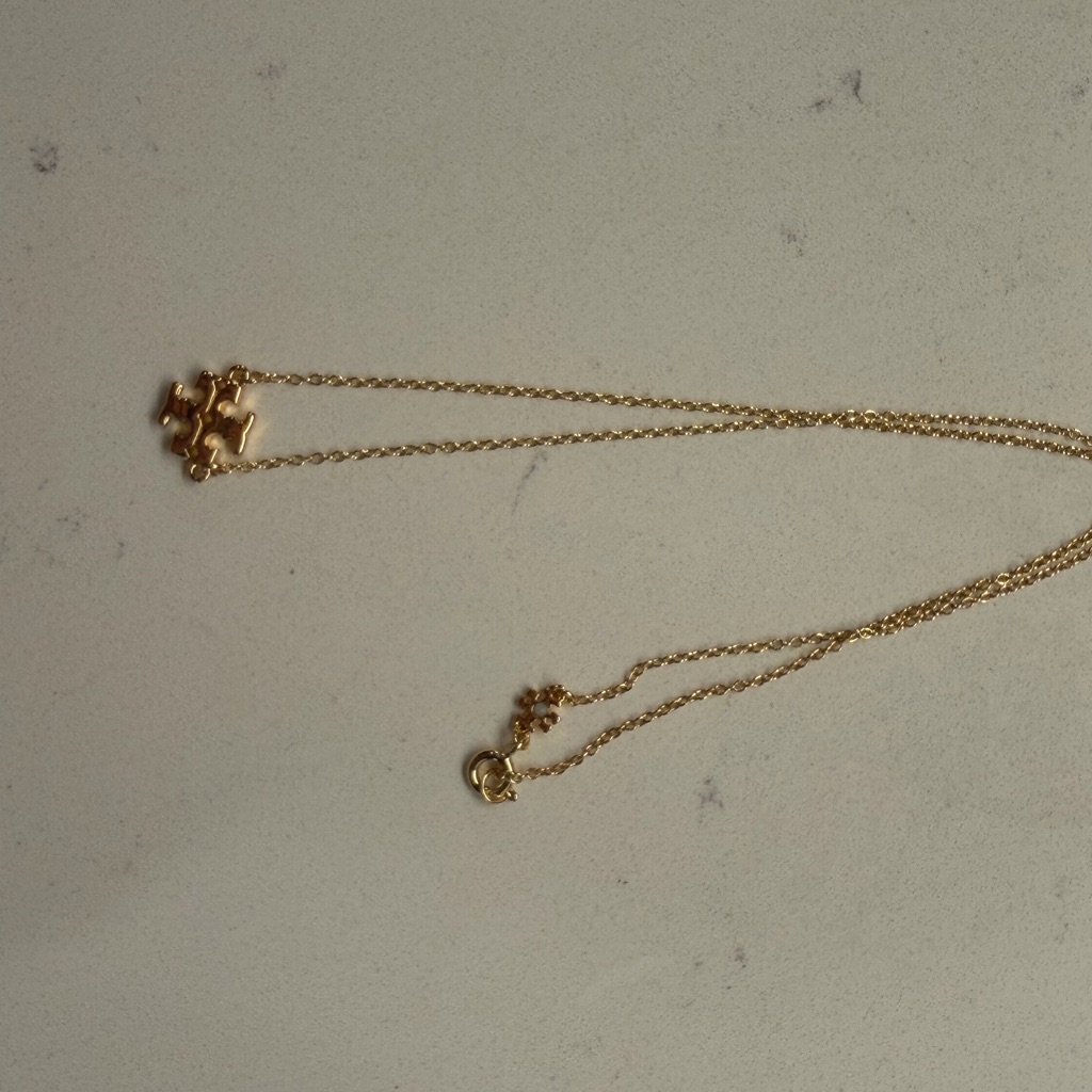 Tory Burch Gold Logo Short Necklace 50$